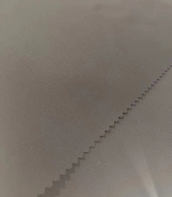 Tiny polytwill polyester fabric
