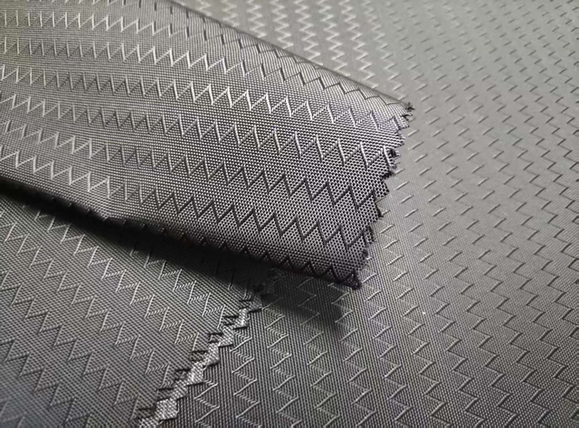 400D filament with horizontal line toothed pattern