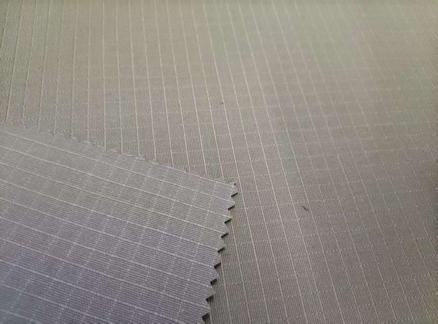 80/20 polyester-cotton fabric with 0.5-point grid pattern