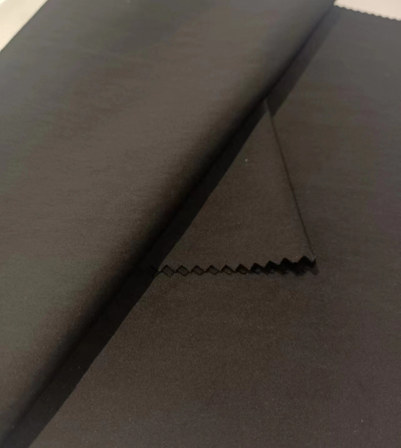 Belended polyester fabric with nylon